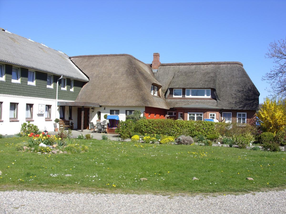 Hotel Garni Zur Post Utersum Exterior photo