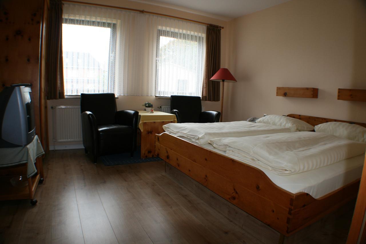 Hotel Garni Zur Post Utersum Exterior photo